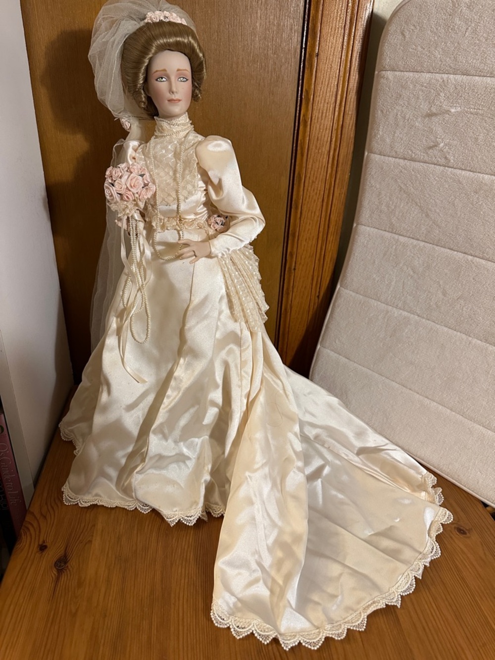 Porcelain bride doll by Franklin Mint Heirloom.